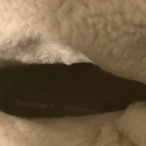 Timberland Brown Boots with Cream Fur - Picture 3 of 6